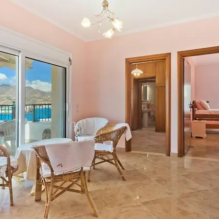 Crystal Chateau: μaisonette Above The Sea Apartman