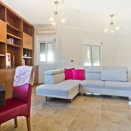 Crystal Chateau: μaisonette Above The Sea Apartman *