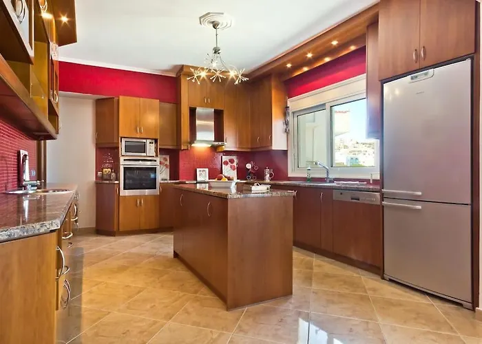 Crystal Chateau: μaisonette Above The Sea شقة كارباثوس